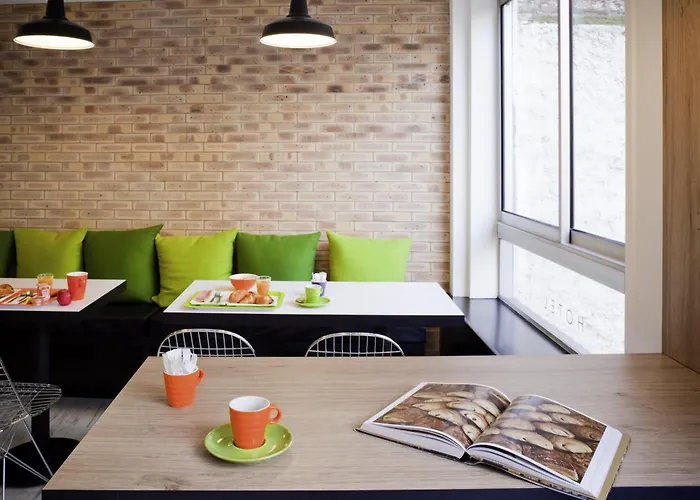 Ibis Styles Buttes ChaumontHotel Pas Cher Paris